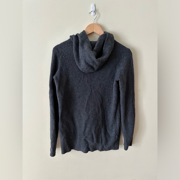 Roots Sweater - Picture 3 of 4